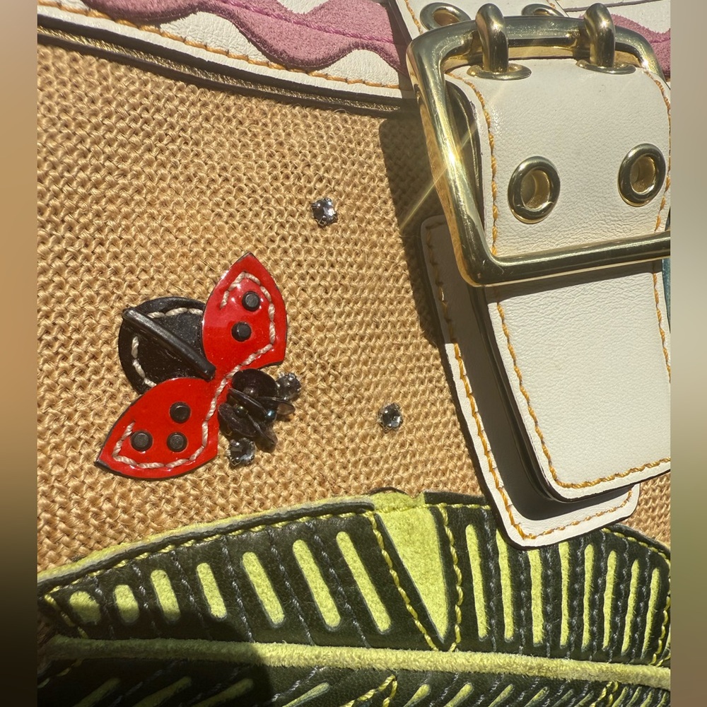 EUC! Coach Rare Ladybug Leaf Hampton Boxy Vintage Handbag. - Picture 3 of 11